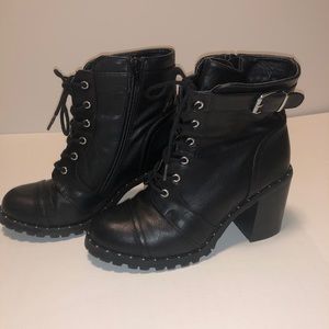 Ladies Diba ankle boots